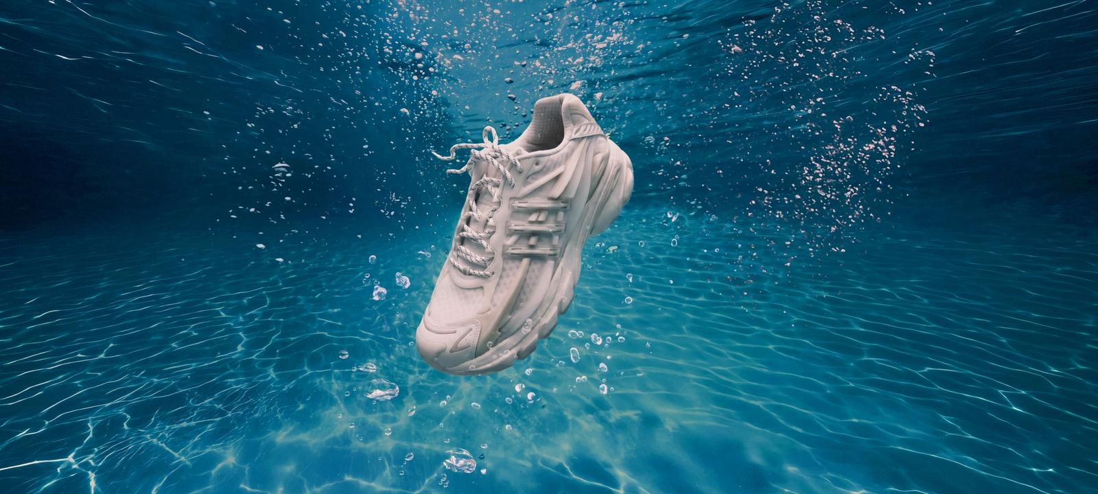 adidas Originals și Pharrell Williams prezintă VIRGINIA Adistar Jellyfish în Triple White