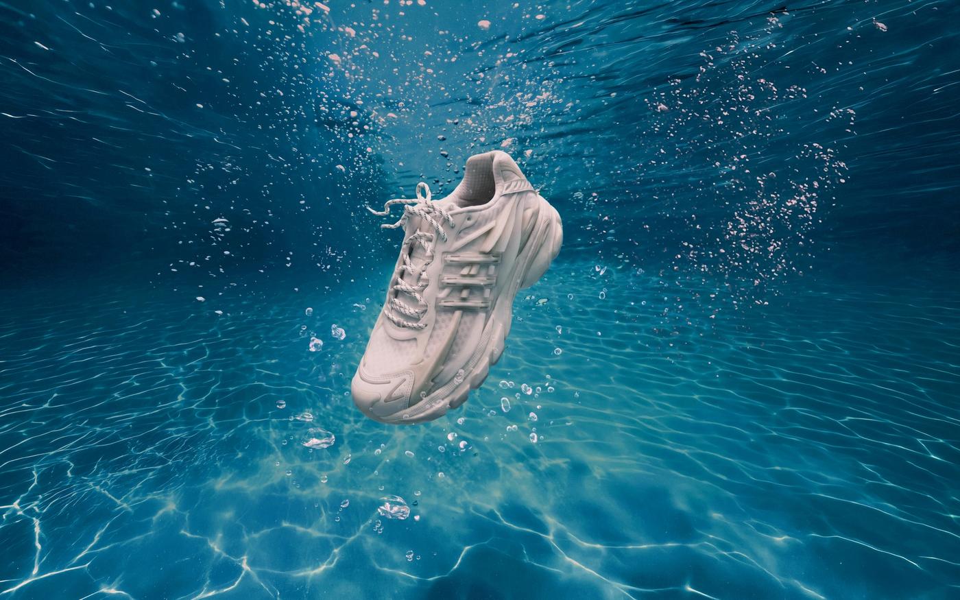 adidas Originals și Pharrell Williams prezintă VIRGINIA Adistar Jellyfish în Triple White