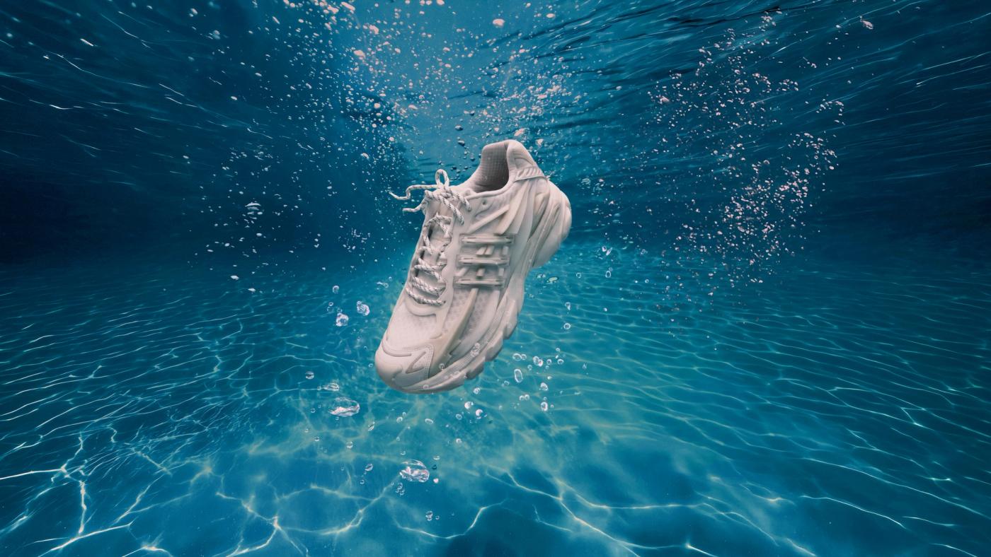 adidas Originals și Pharrell Williams prezintă VIRGINIA Adistar Jellyfish în Triple White