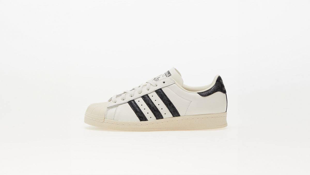 Review Adidas Superstar
