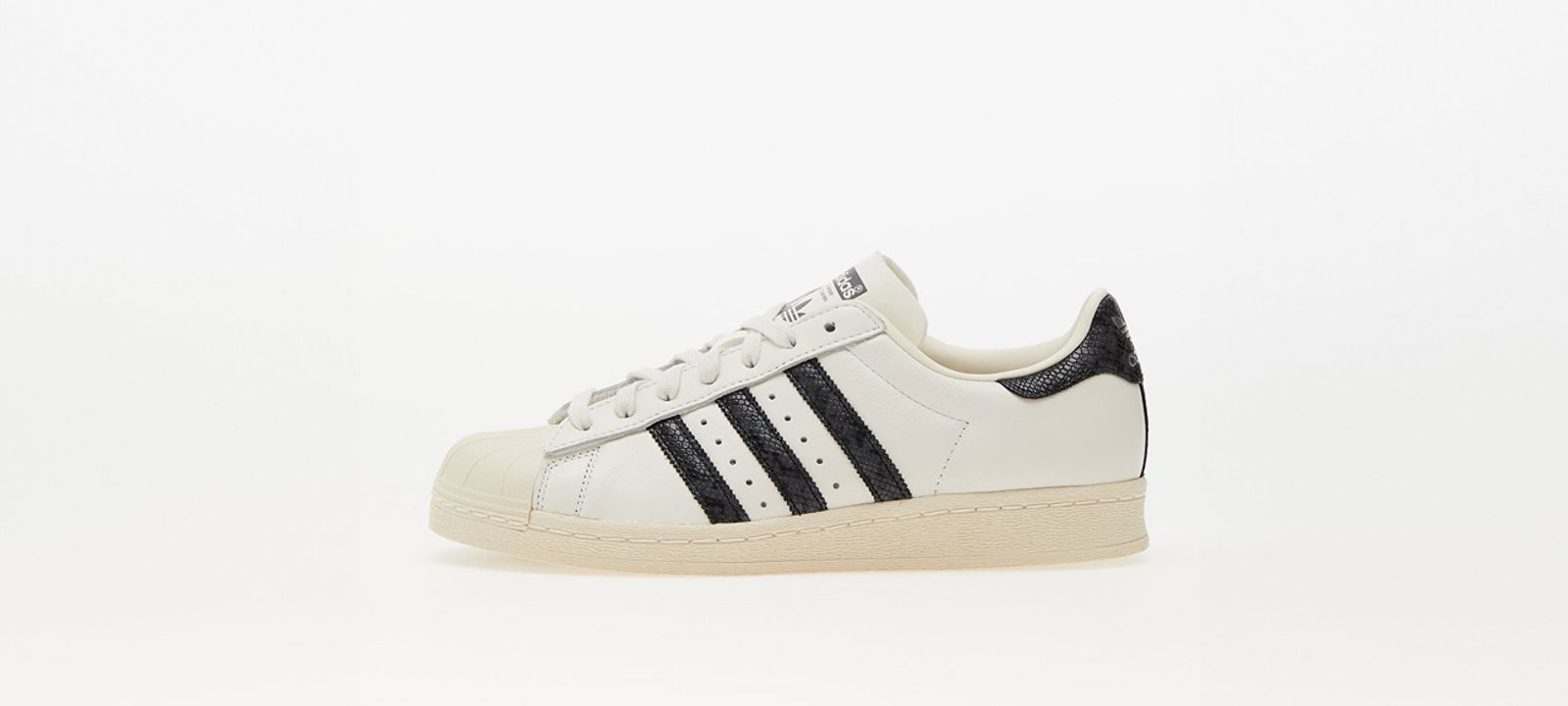 Review Adidas Superstar