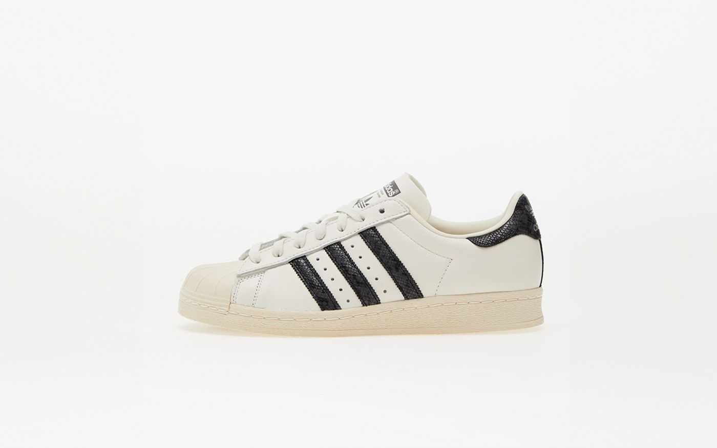 Review Adidas Superstar