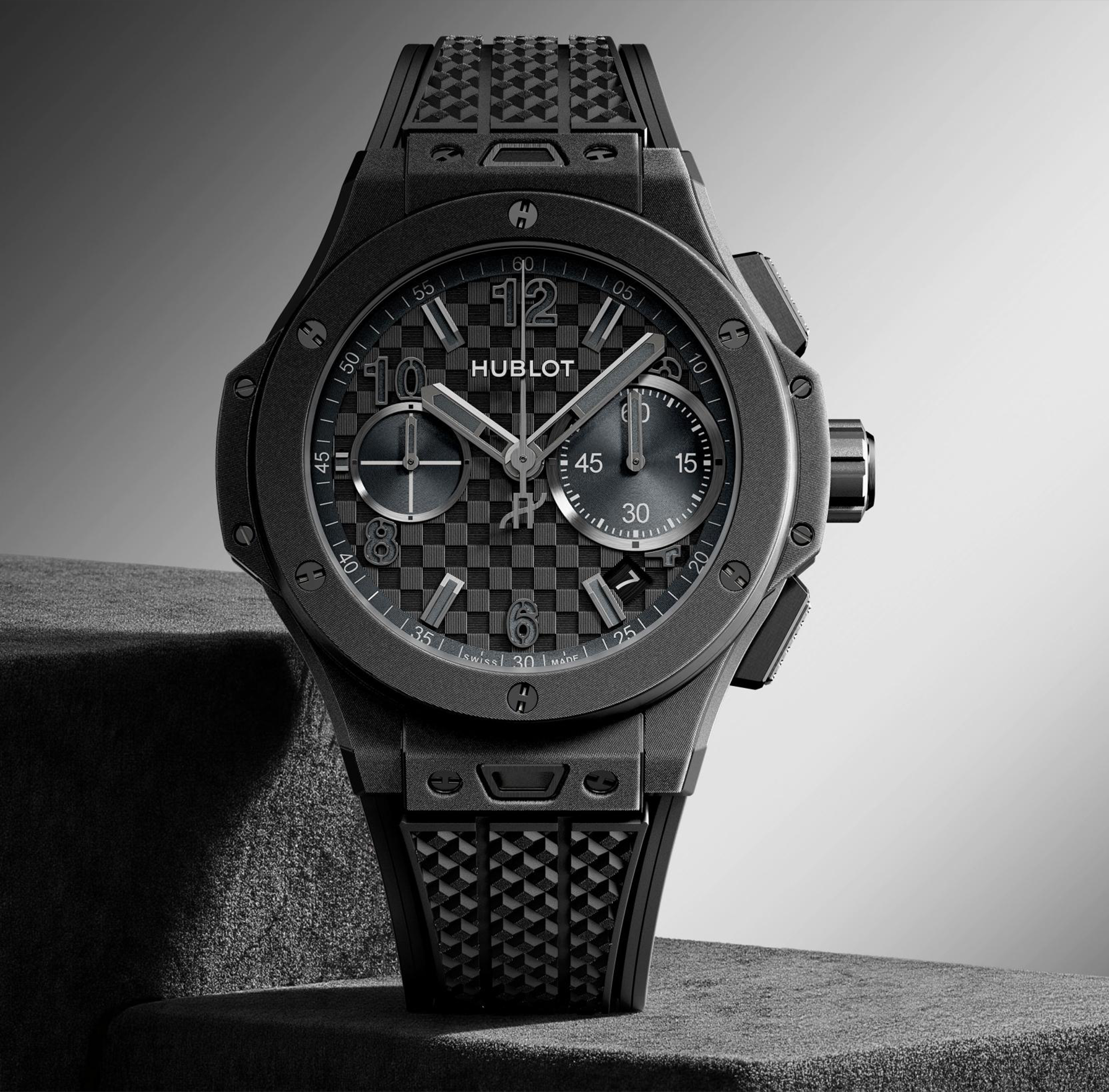 Hublot Big Bang Original Soft Touch All Black 43MM — view 3