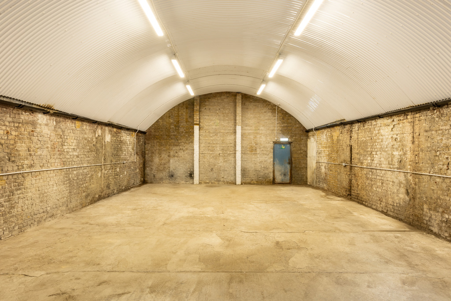 An empty arch with lining