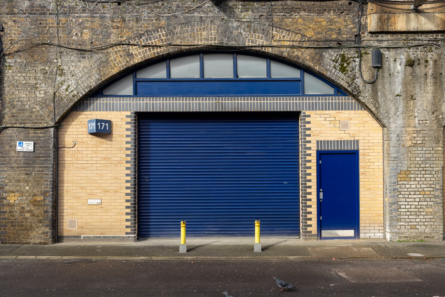 The front of an arch.