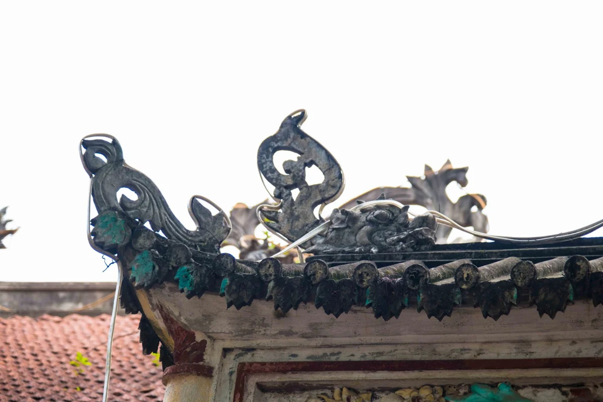 Đao mái cong vút ngói vảy rêu phong