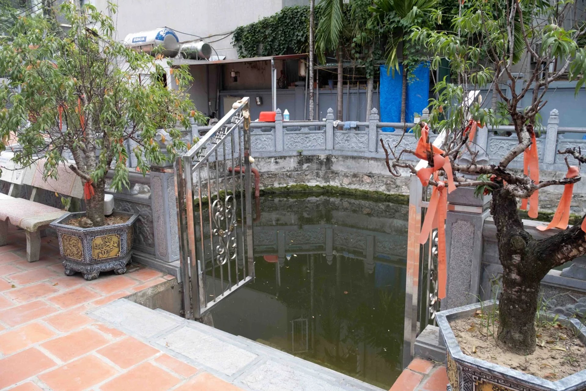 Giếng ngọc phong thủy trong khuôn viên chùa