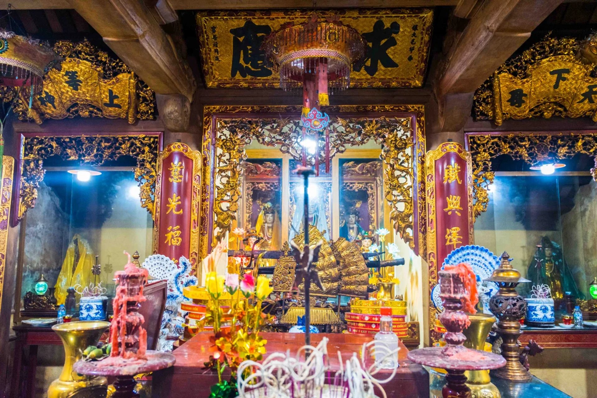 Cung cấm linh thiêng Đền Sòng Sơn