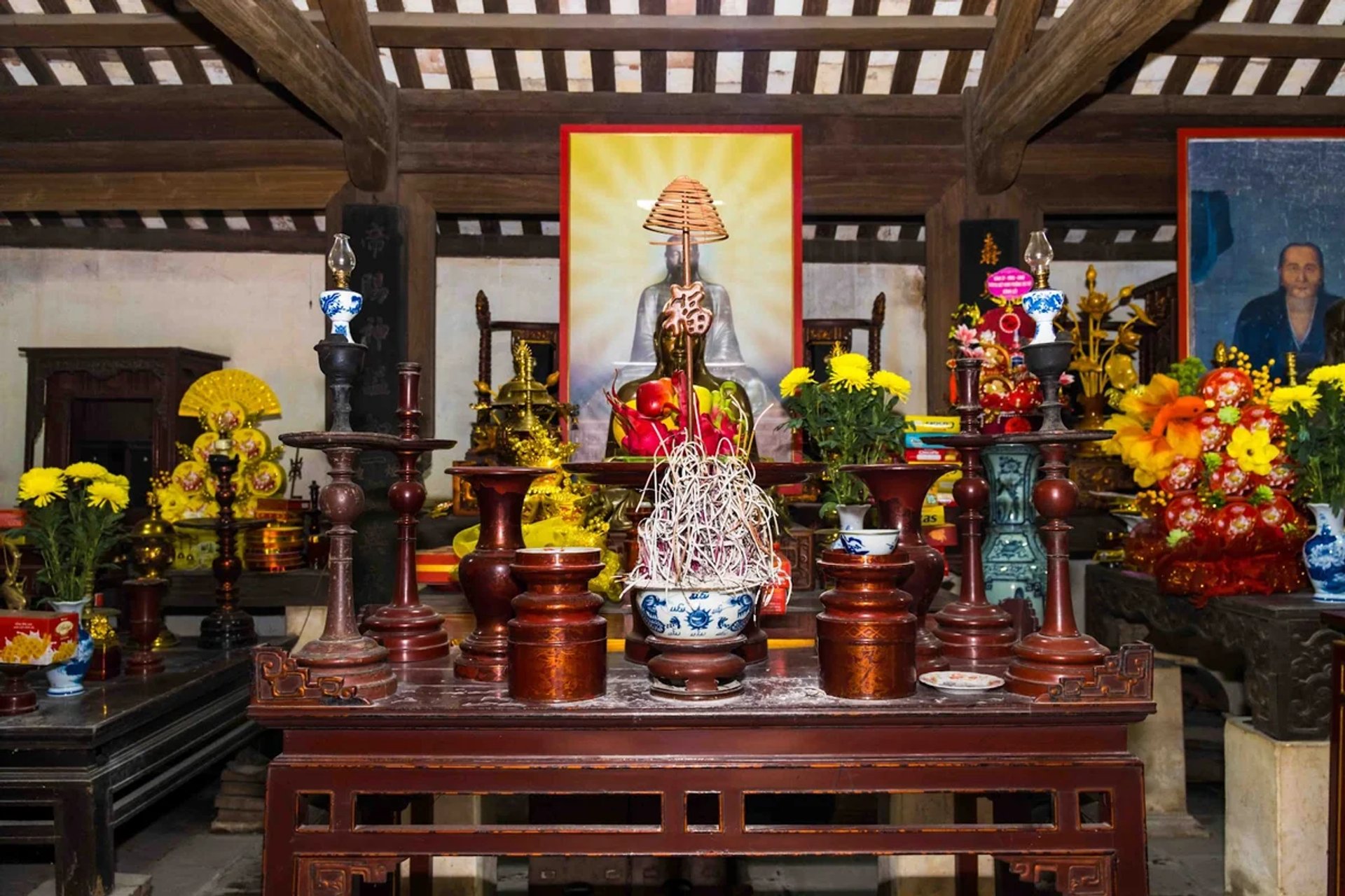 Không gian thờ tự trang nghiêm tại Hậu cung