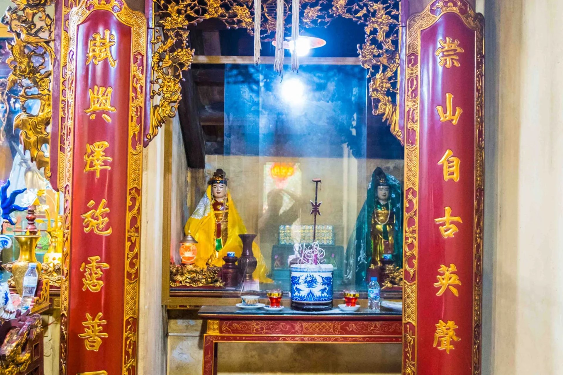 Ban thờ phụ tả vũ và hệ thống đồ thờ