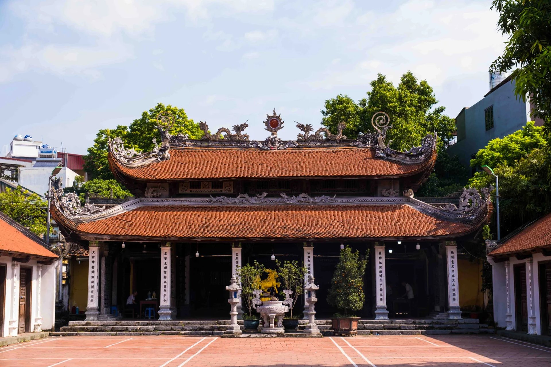 Tòa Tiền đường Đại đình hai tầng tám mái Đình Đại Mỗ