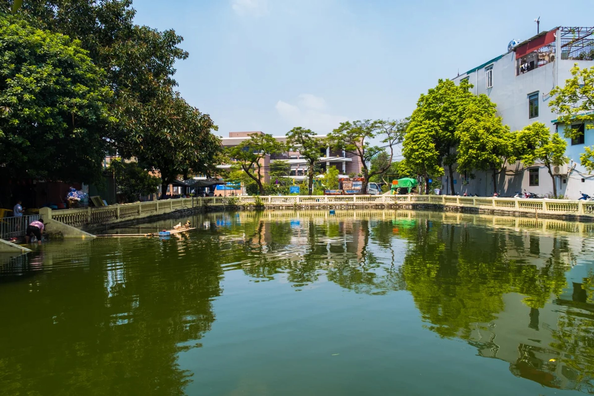 Sân đình gạch Bát và Ao làng Giao Quang