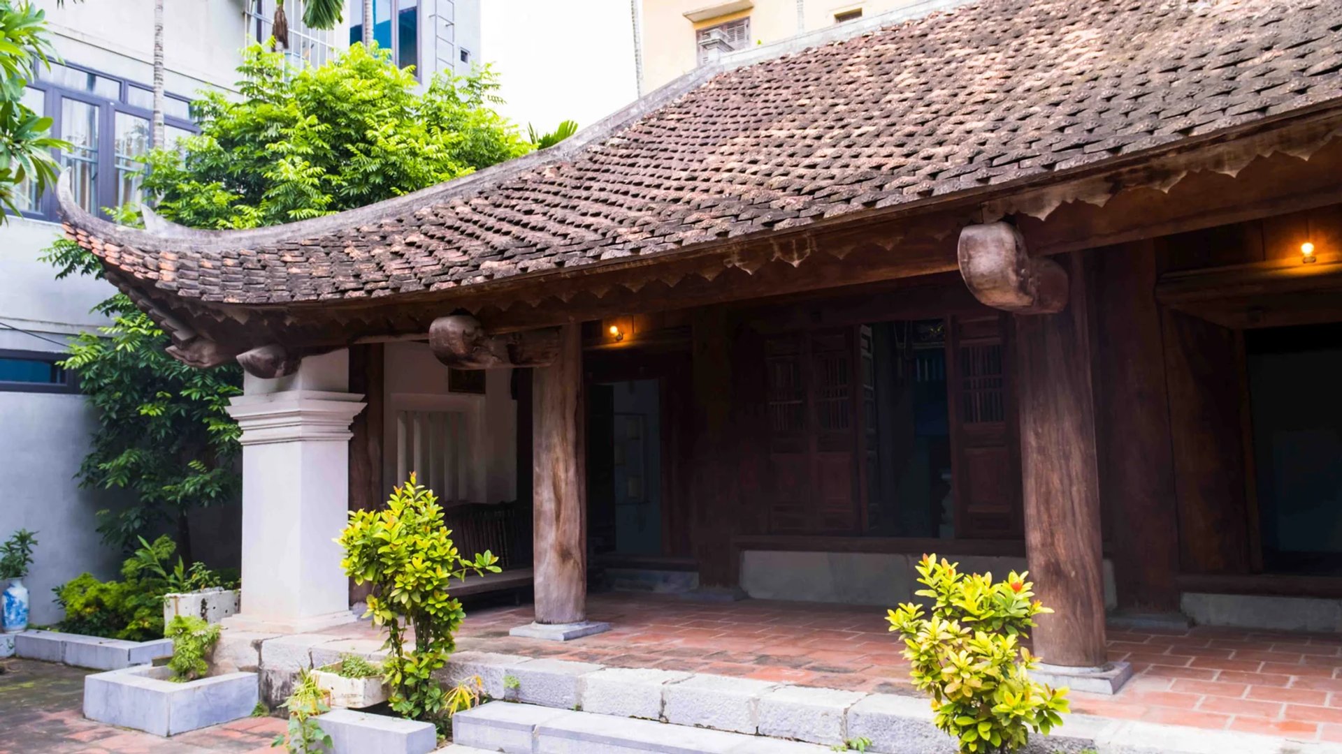 Toàn cảnh Miếu Nhà Cảnh 3 gian 4 mái