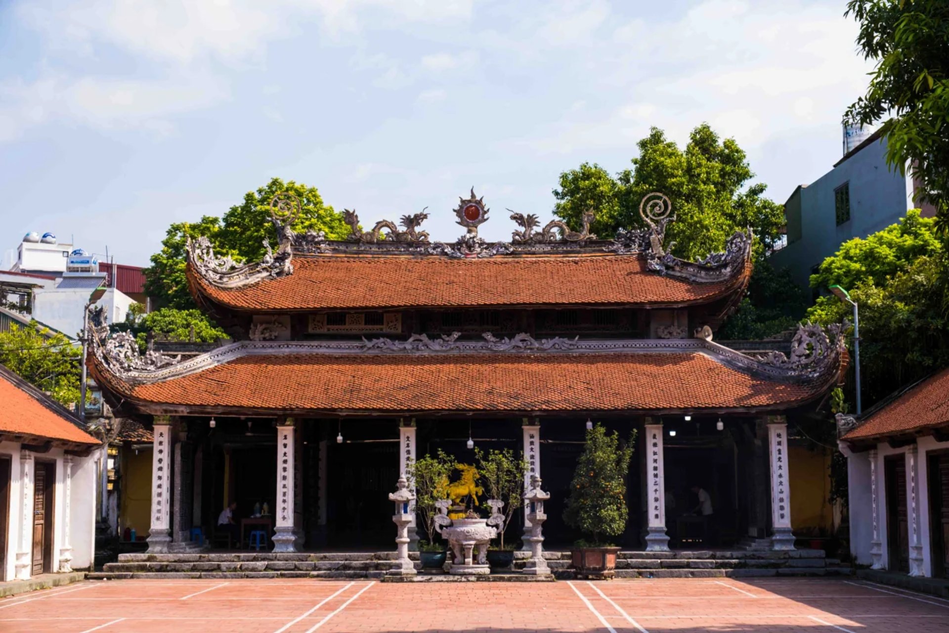 Toàn cảnh Tòa Đại đình 2 tầng 8 mái Đình Đại Mỗ