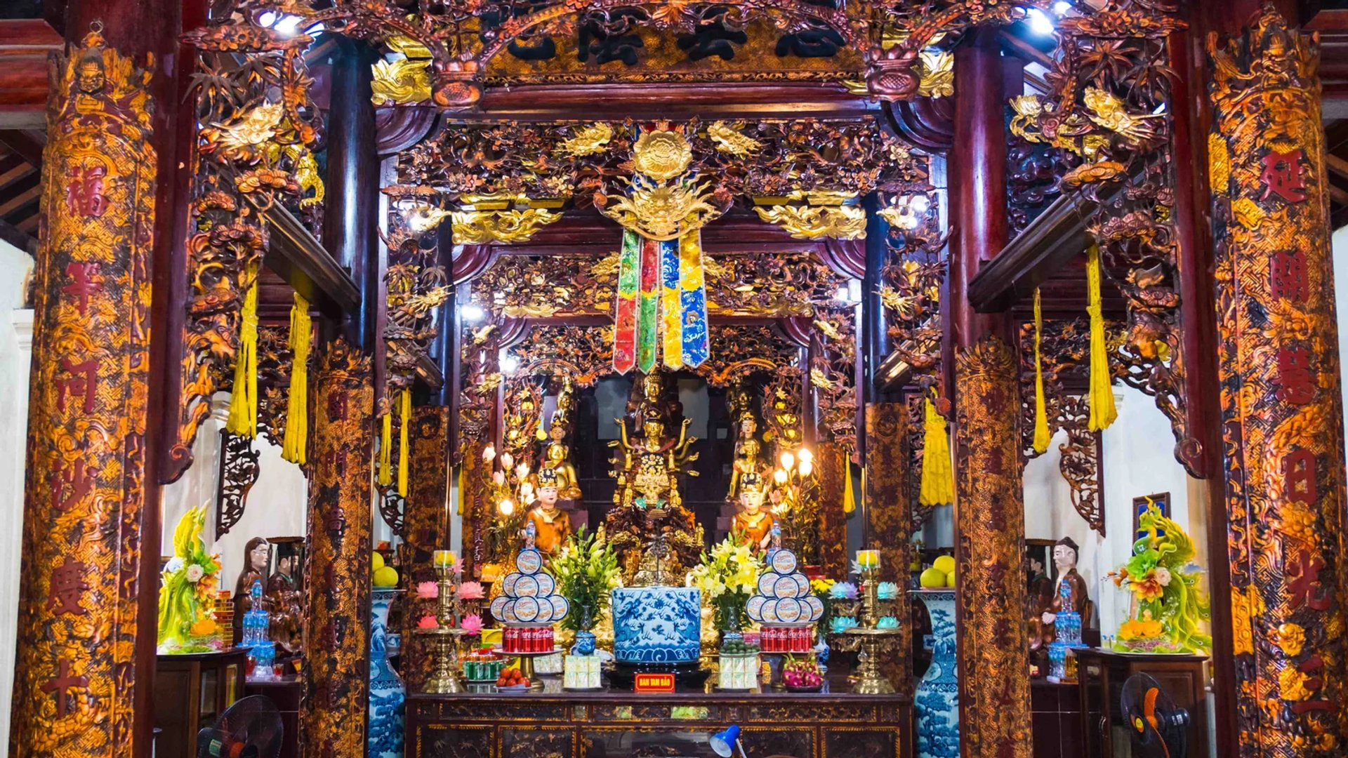 Chính điện Tam Bảo Chùa Thiên Phúc