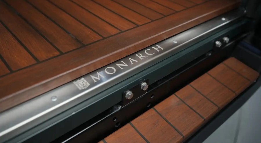Monarch Teak Zeminler