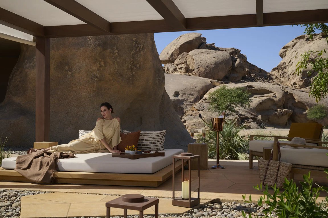 DESERTROCK_MAINPOOL_BAR_2024