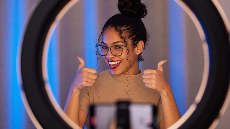 How a Social Media Outsourcing Agency Saves Time, Boosts Reach, and Cuts Costs