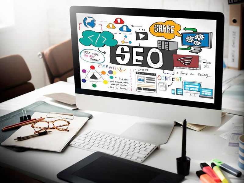 How to Choose Between an SEO Agency or SEM Agency for Sustainable Online Growth
