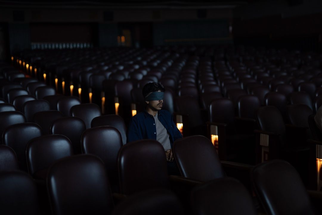 Still from Kiss