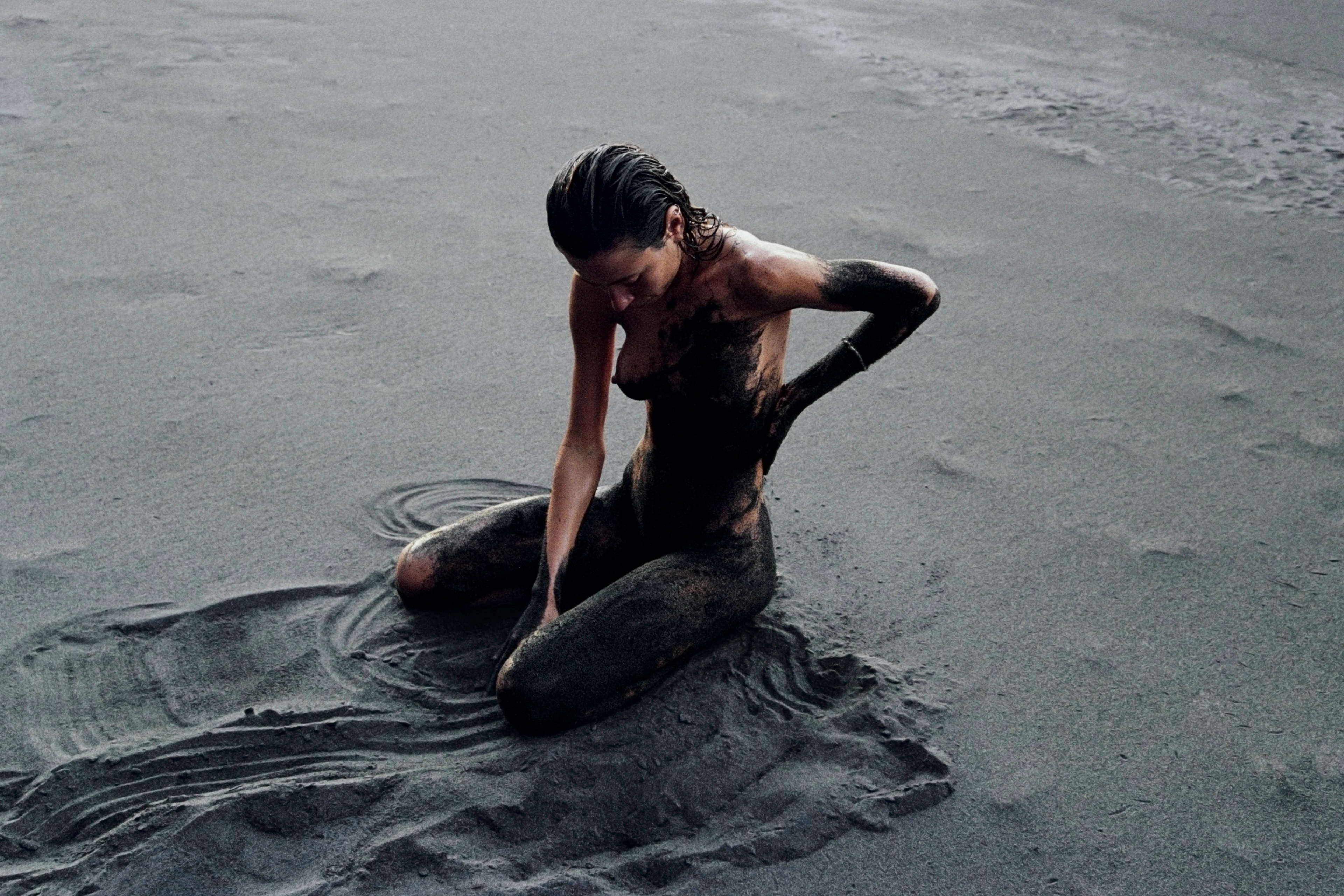 BARE NECESSITIES: CLEAN BEAUTY | Beyond Noise