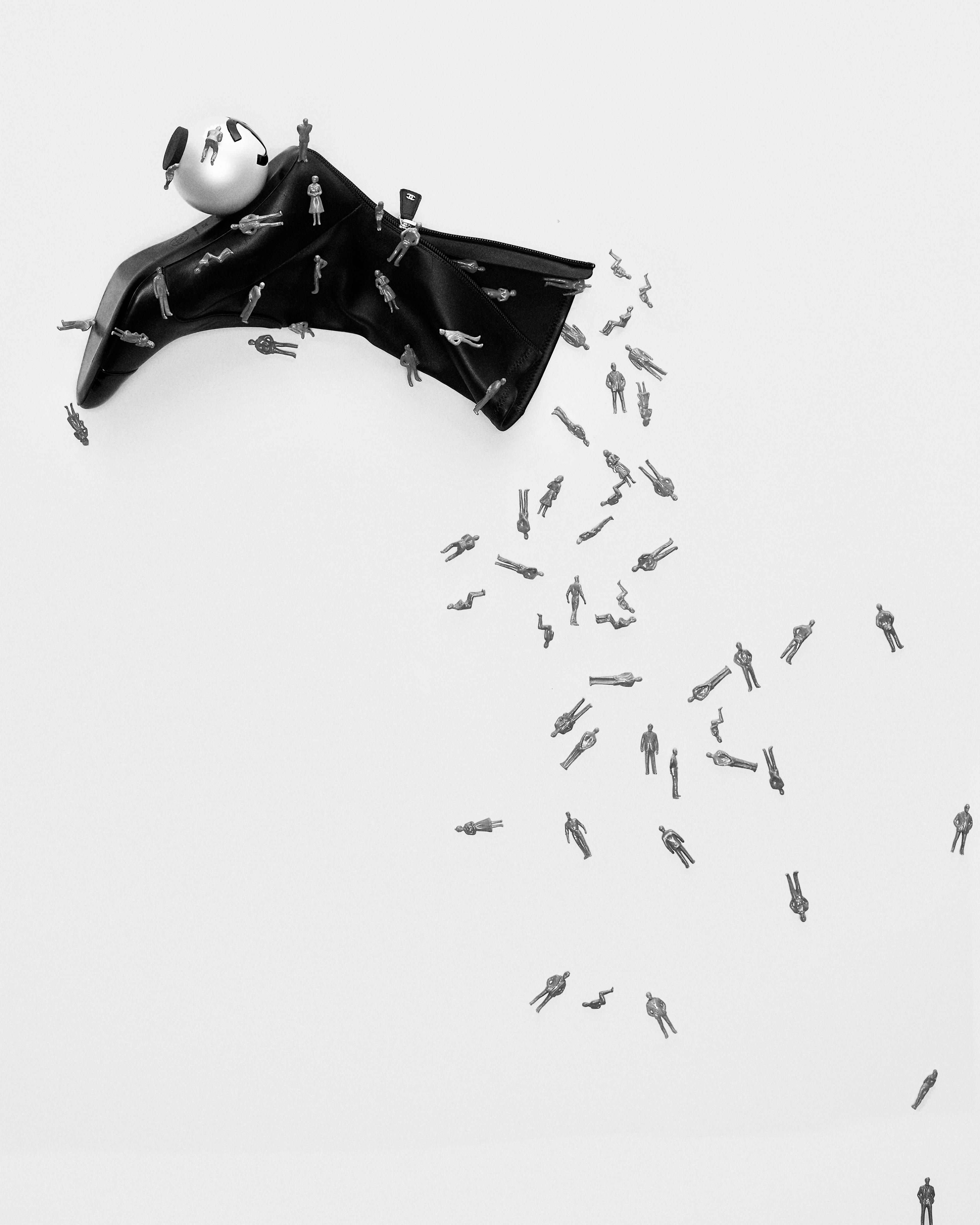 In the details : HOLIDAY GIFT Gabriele Rosati & Giulia Querenghi | Beyond Noise