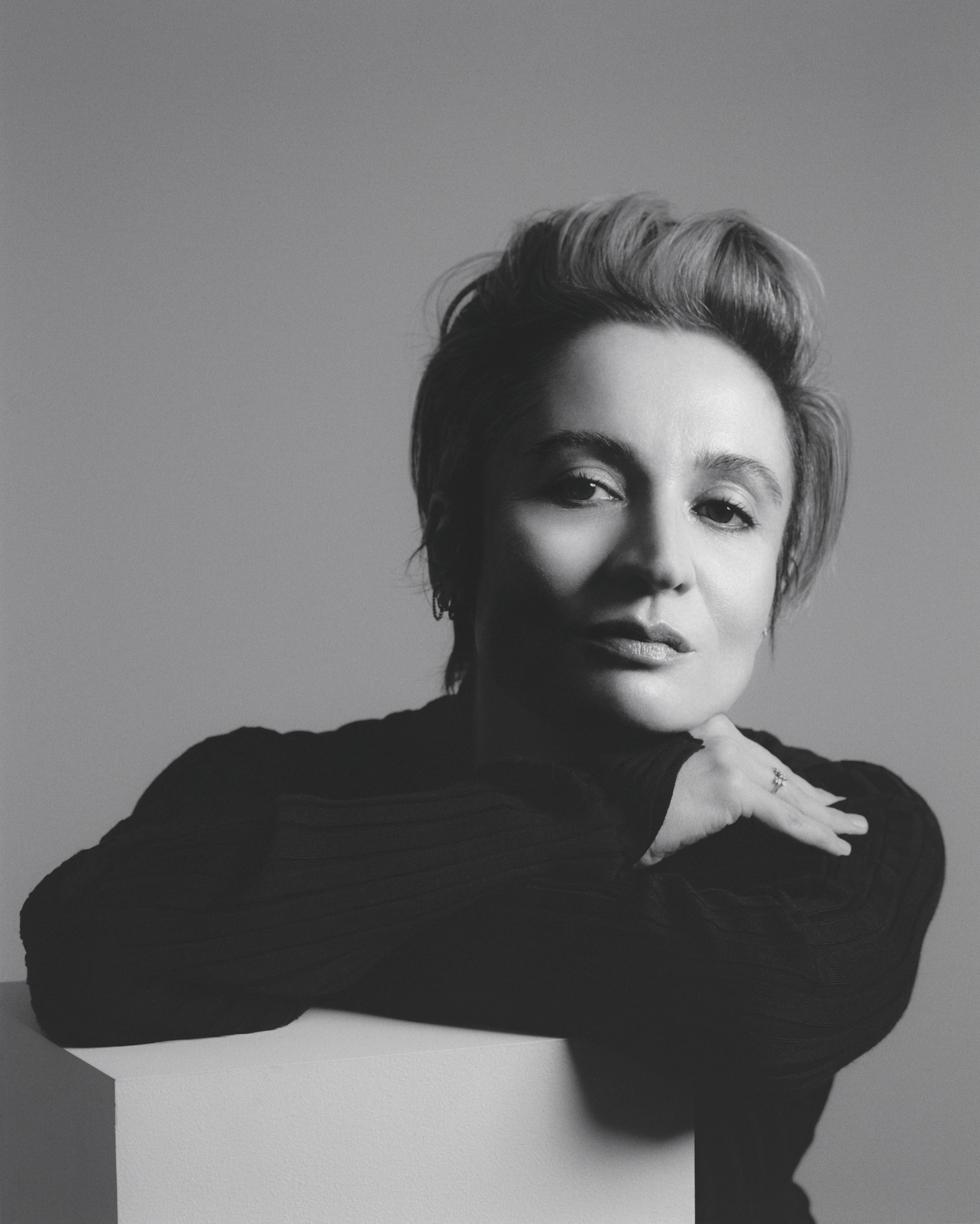 ISSUE NO. 05: VERONICA LEONI | Beyond Noise