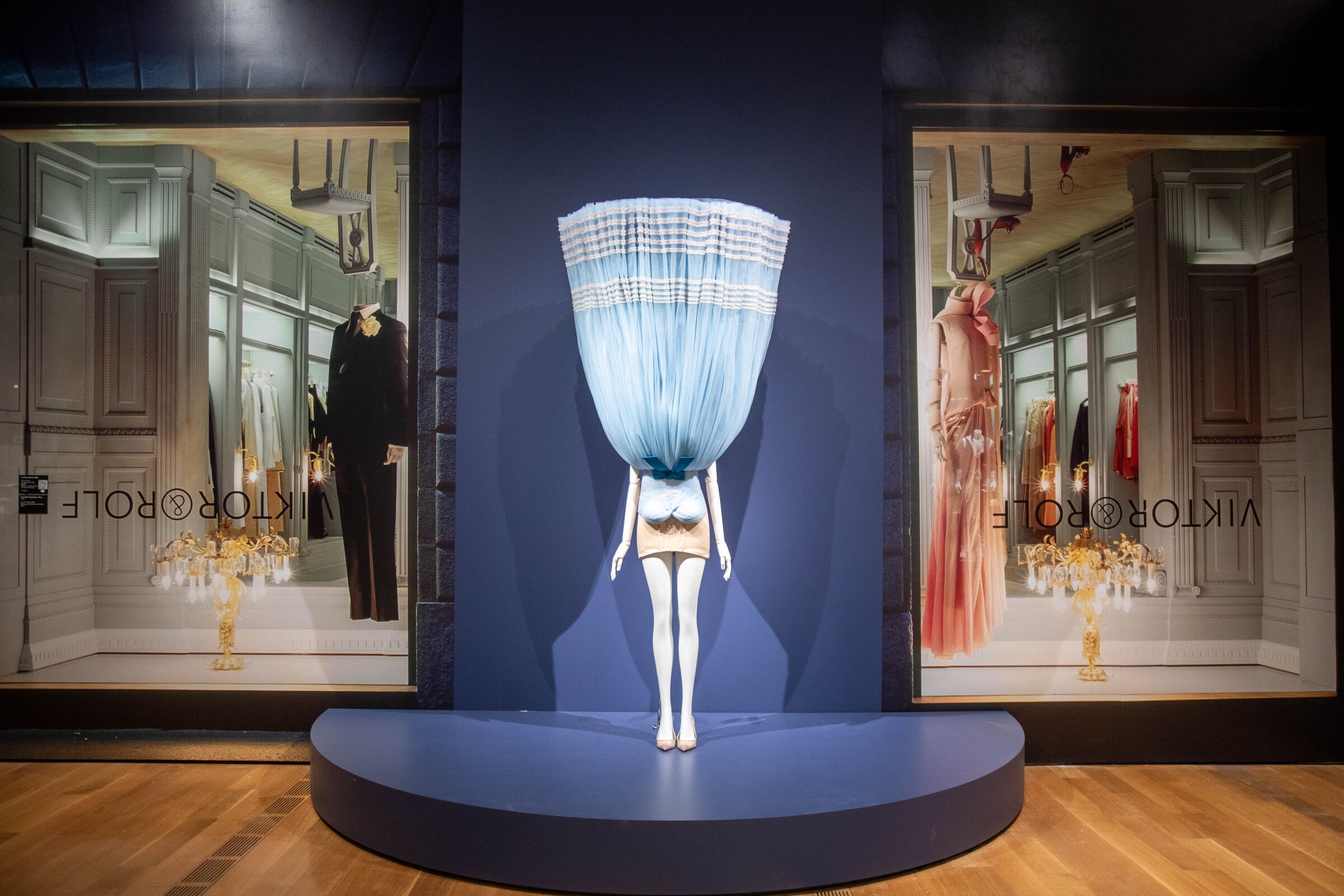 FASHION STATEMENTS: VIKTOR&ROLF | Beyond Noise
