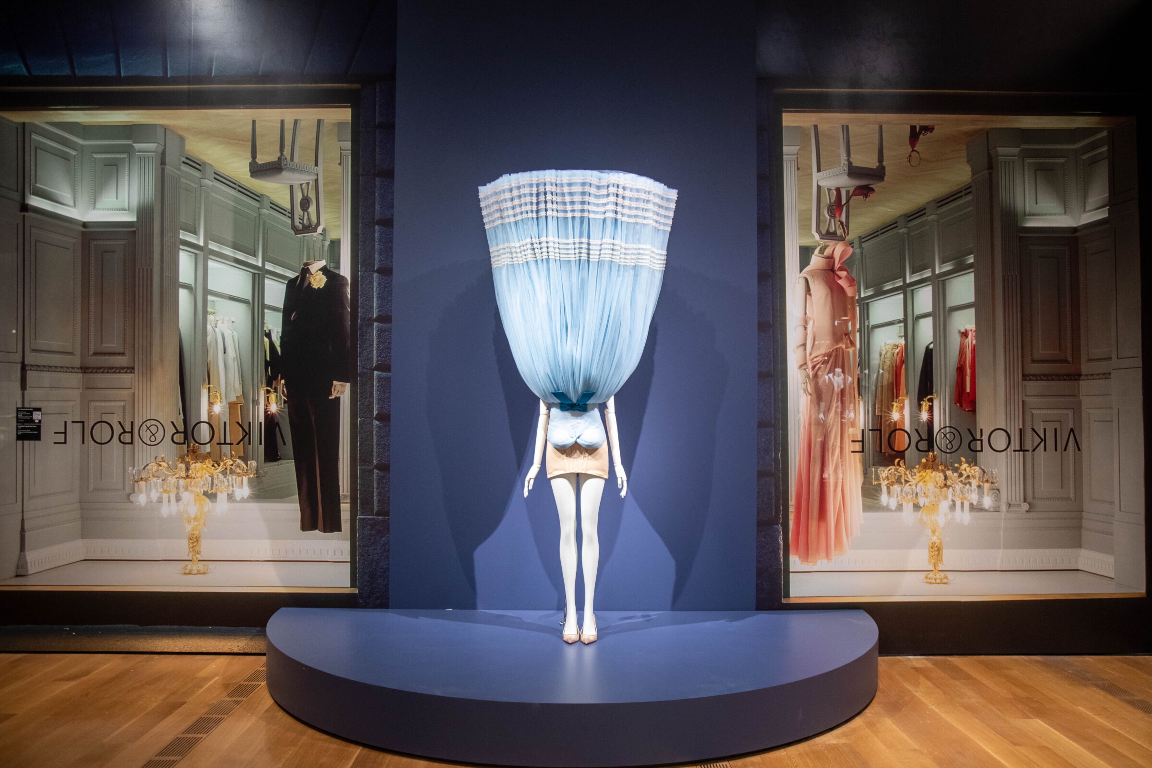 FASHION STATEMENTS: VIKTOR&ROLF | Beyond Noise