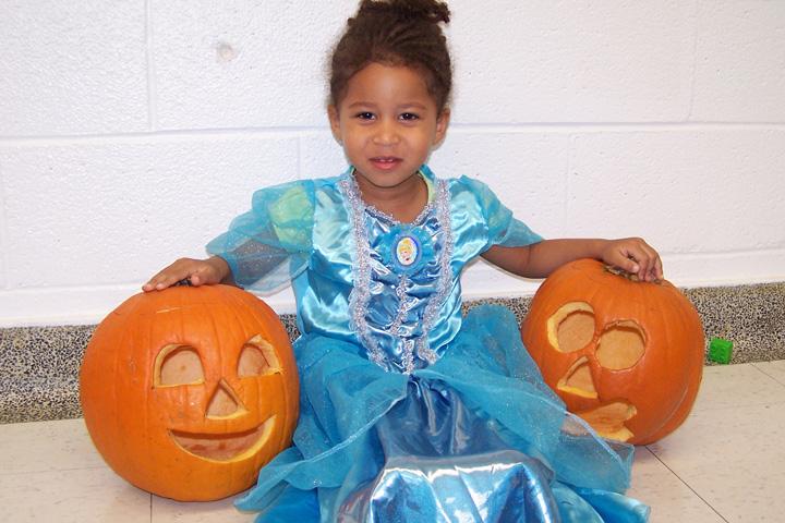 Halloween celebration at Future Scholars Montessori Academy, 2013 (6 of 16)