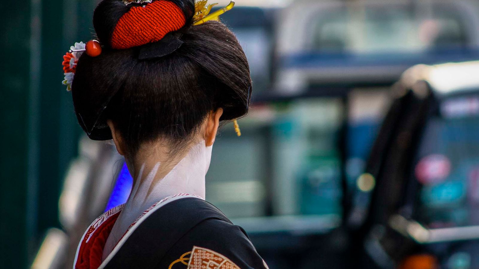 Kyoto's Geisha District Bans Tourists to Protect Cultural Heritage