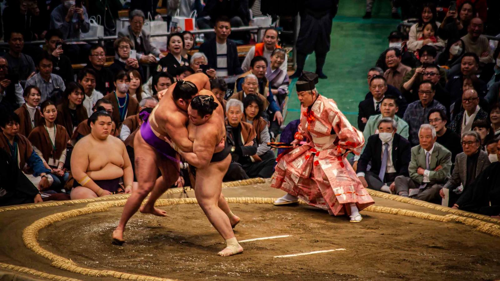Sumo Wrestling in Japan: The Comprehensive Guide