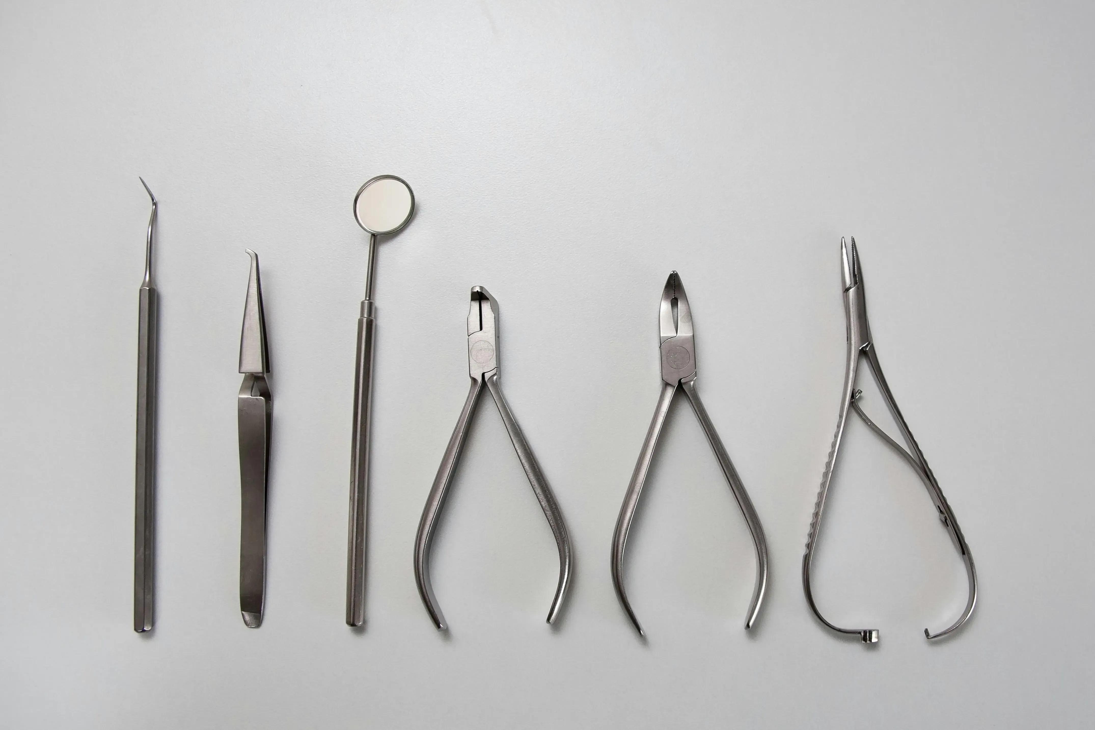 Dental extractions instruments