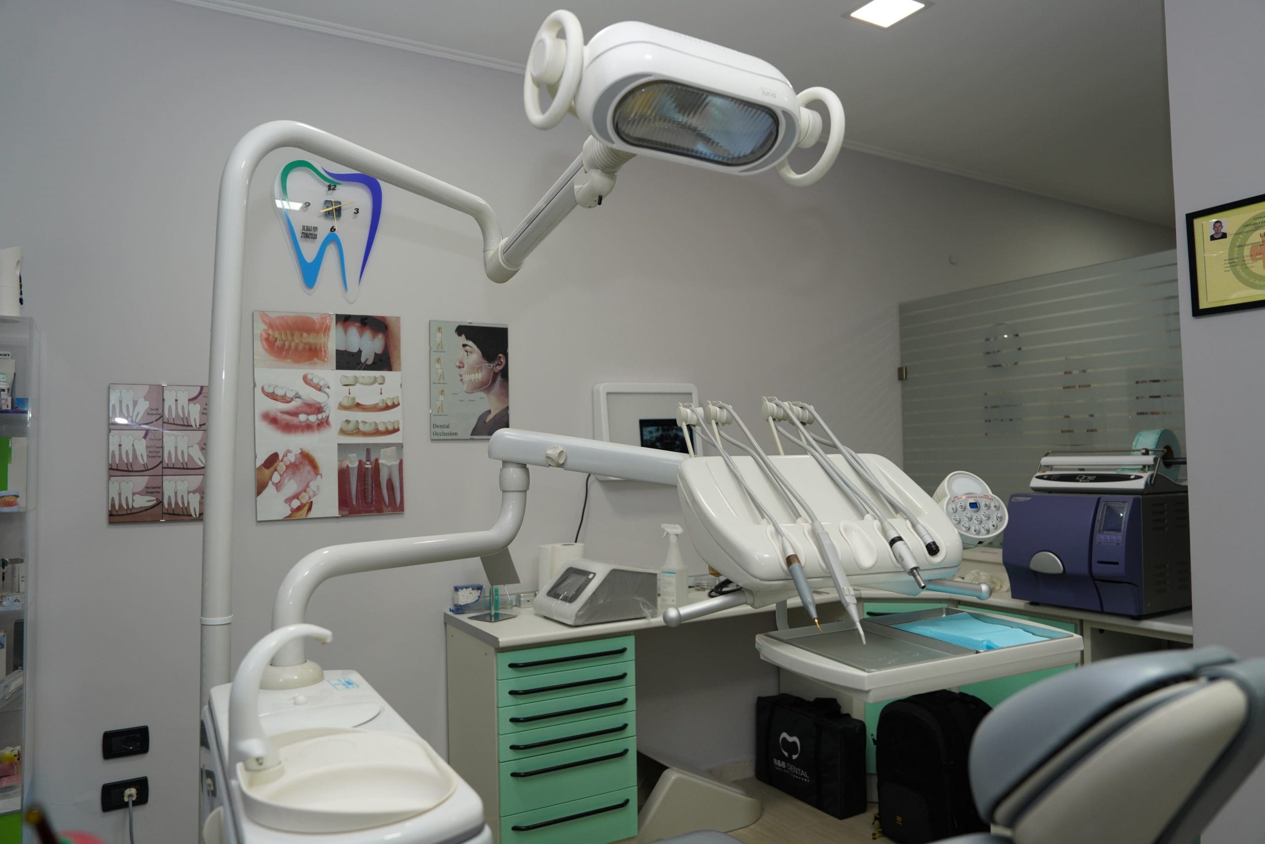 Photo of operating room in Dental Vita Clinic