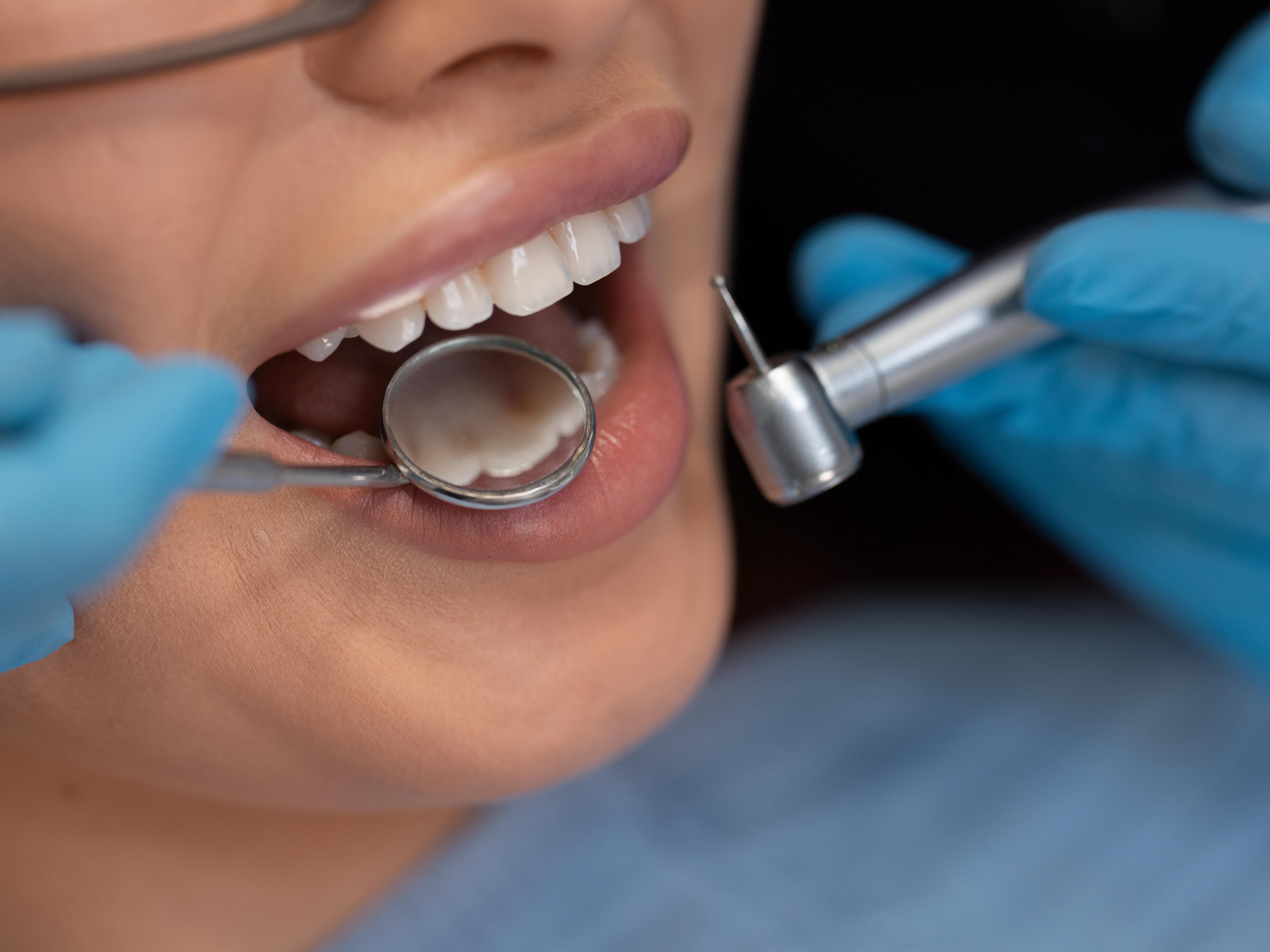 dentist-in-the-clinic