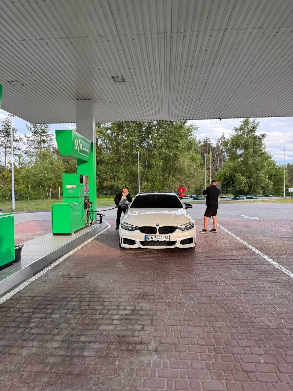 БМВ 428 из США