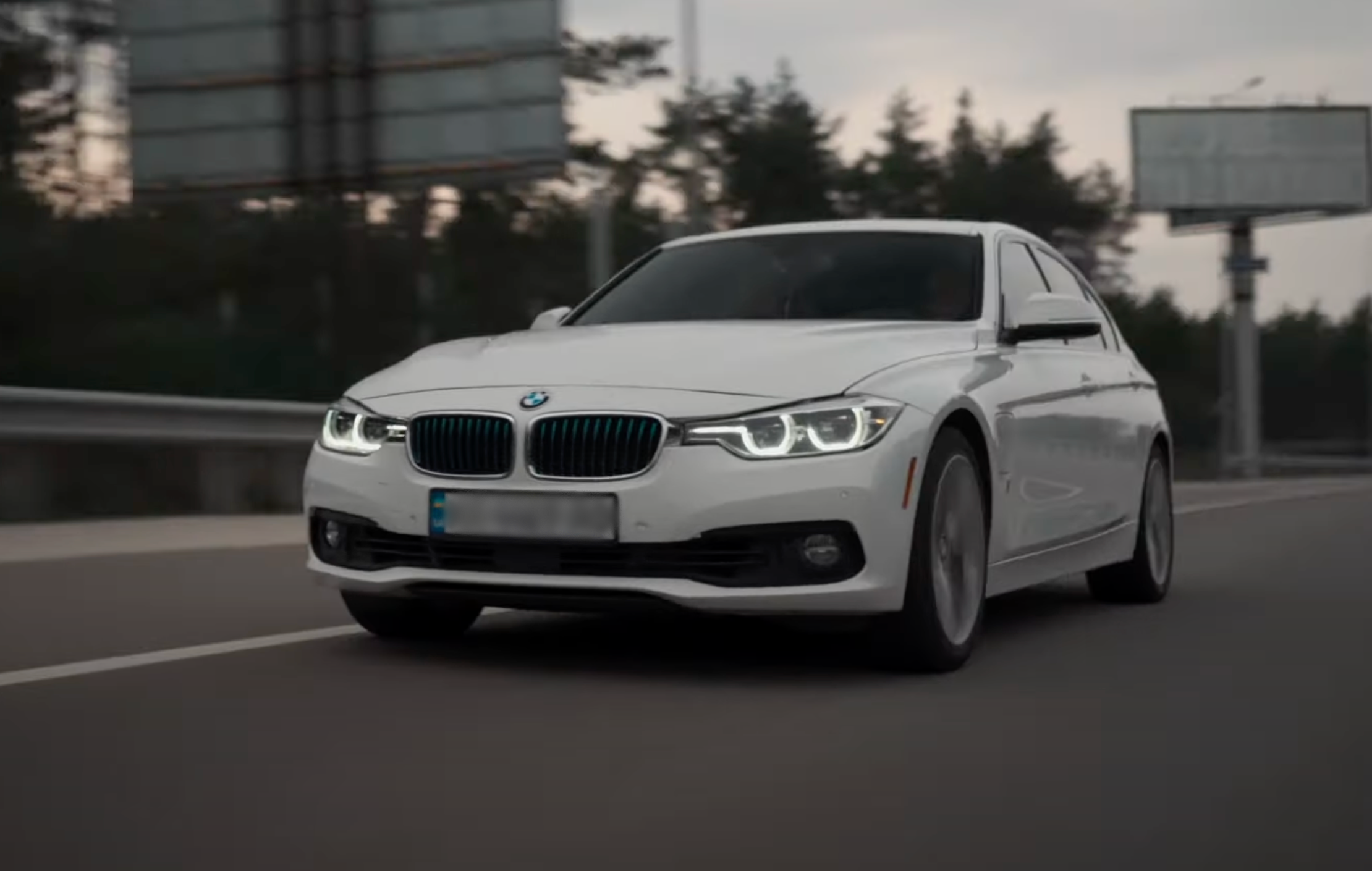 BMW 330e (PHEV)