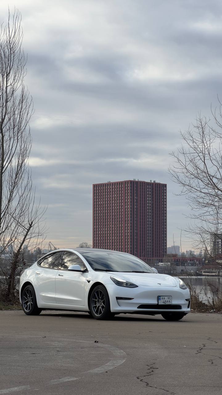 Tesla из США