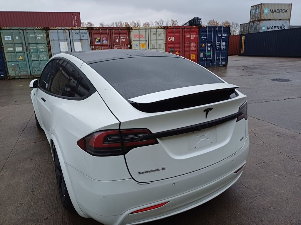 Tesla X из США