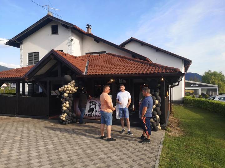 Otvoren Barberaj – frizerski salon za muškarce - fotografija 1