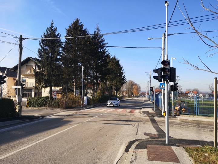Sigurnost u prometu – u Bistri proradio prvi semafor - fotografija 1