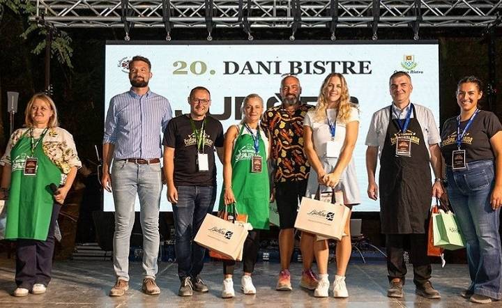 Sudionici na pozornici 20. Dana Bistre