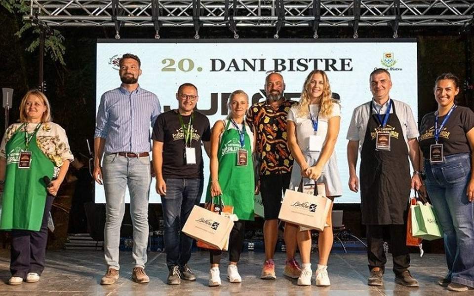 Sudionici na pozornici 20. Dana Bistre