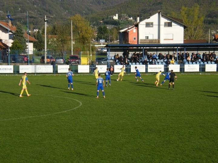 Nogomet – Bistra lovi priključak sa sredinom ljestvice - fotografija 1