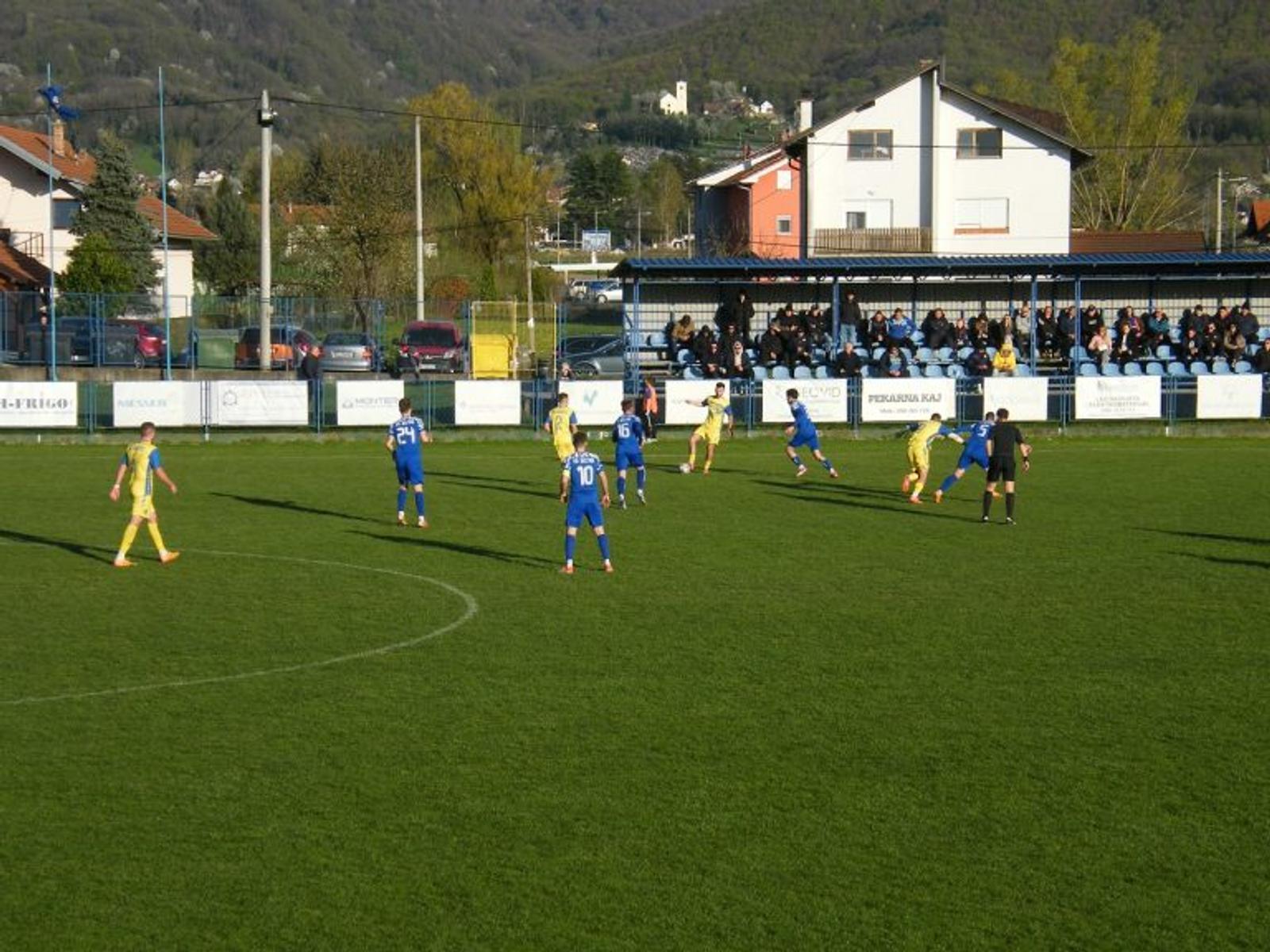 Nogomet – Bistra lovi priključak sa sredinom ljestvice - fotografija 1