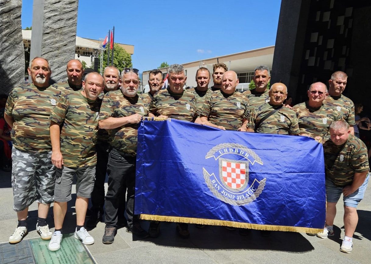 Bistranski branitelji na proslavi Oluje u Kninu