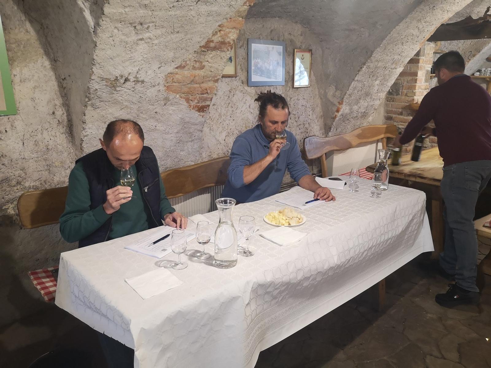 Udruga vinogradara Bistra – održano ocjenjivanje vina - fotografija 4