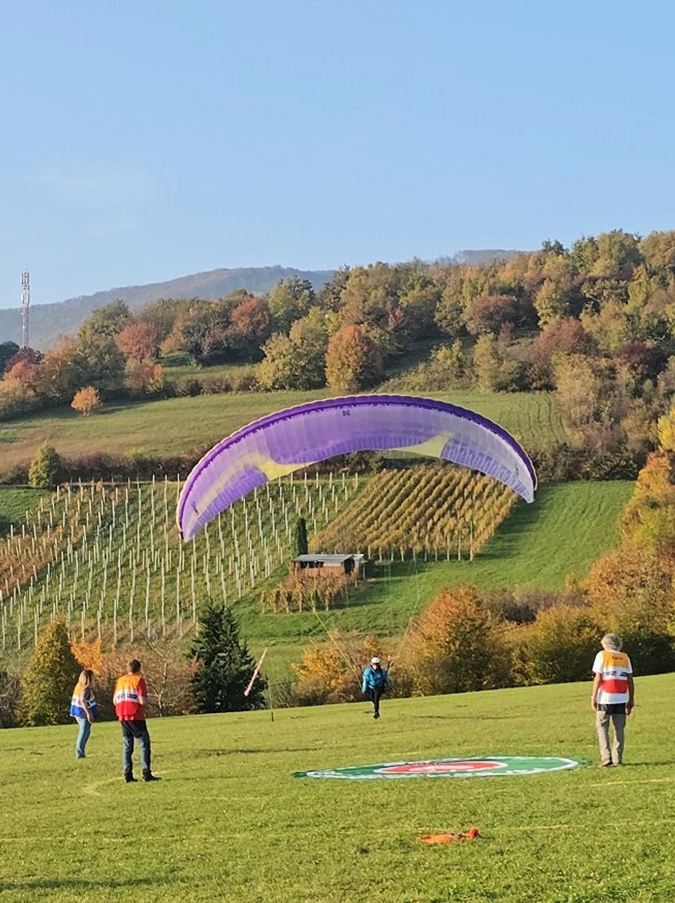 Prvenstvo Hrvatske u preciznom sijetanju paraglajderom – Nikoli Kumiši po jedno zlatno i brončano odličje