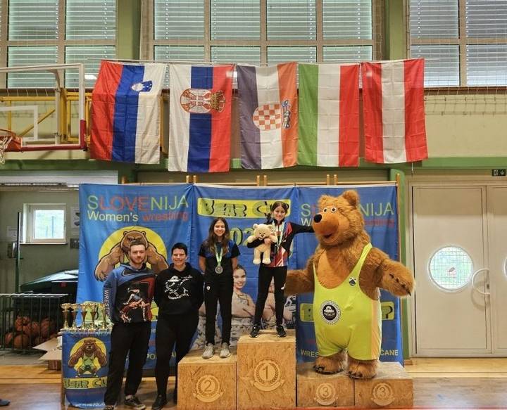 HK Bistra – 3 hrvačice izborile 3 srebrne medalje - fotografija 4