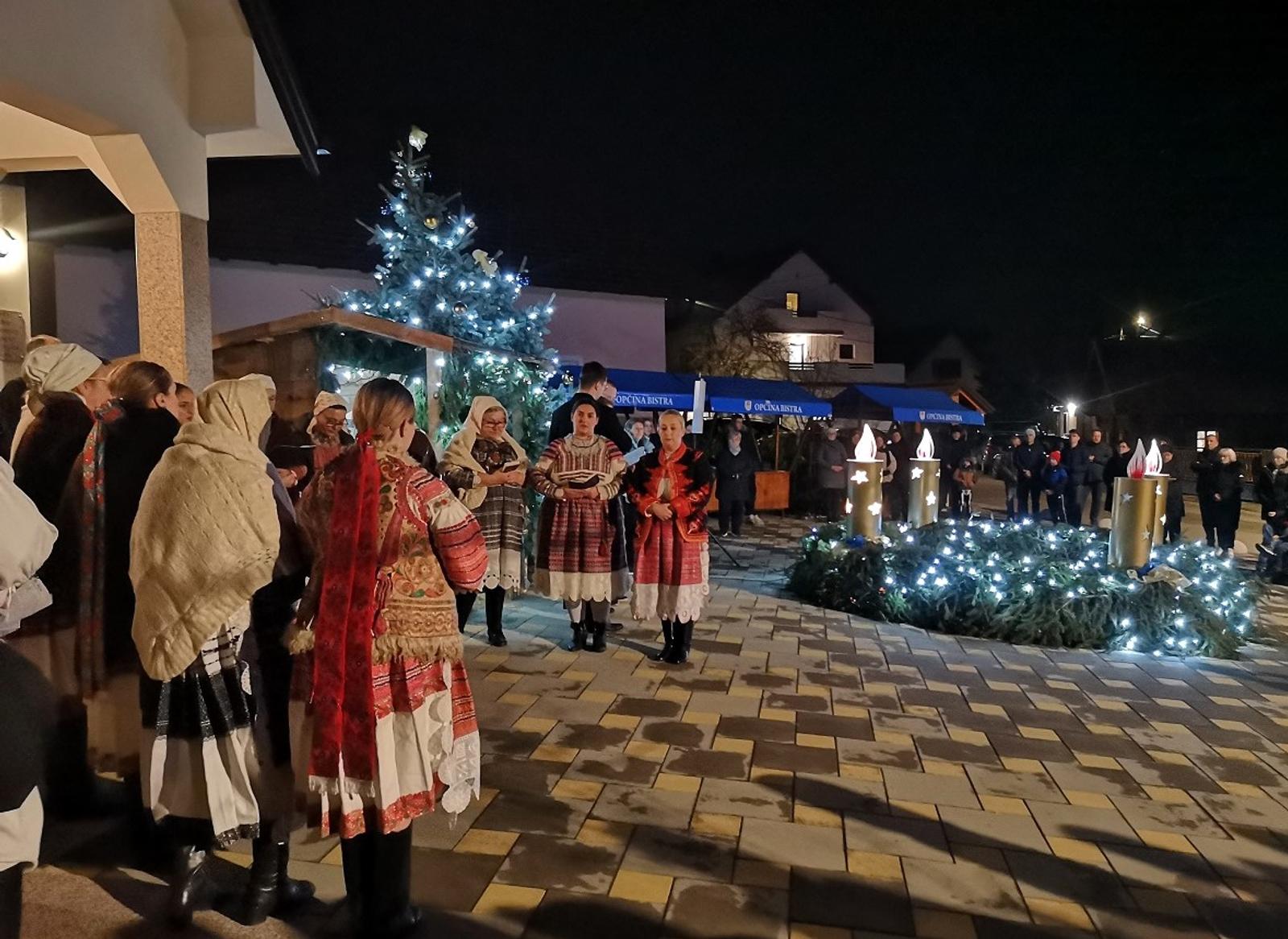 Oborovo – zapaljena četvrta adventska svijeća - fotografija 2